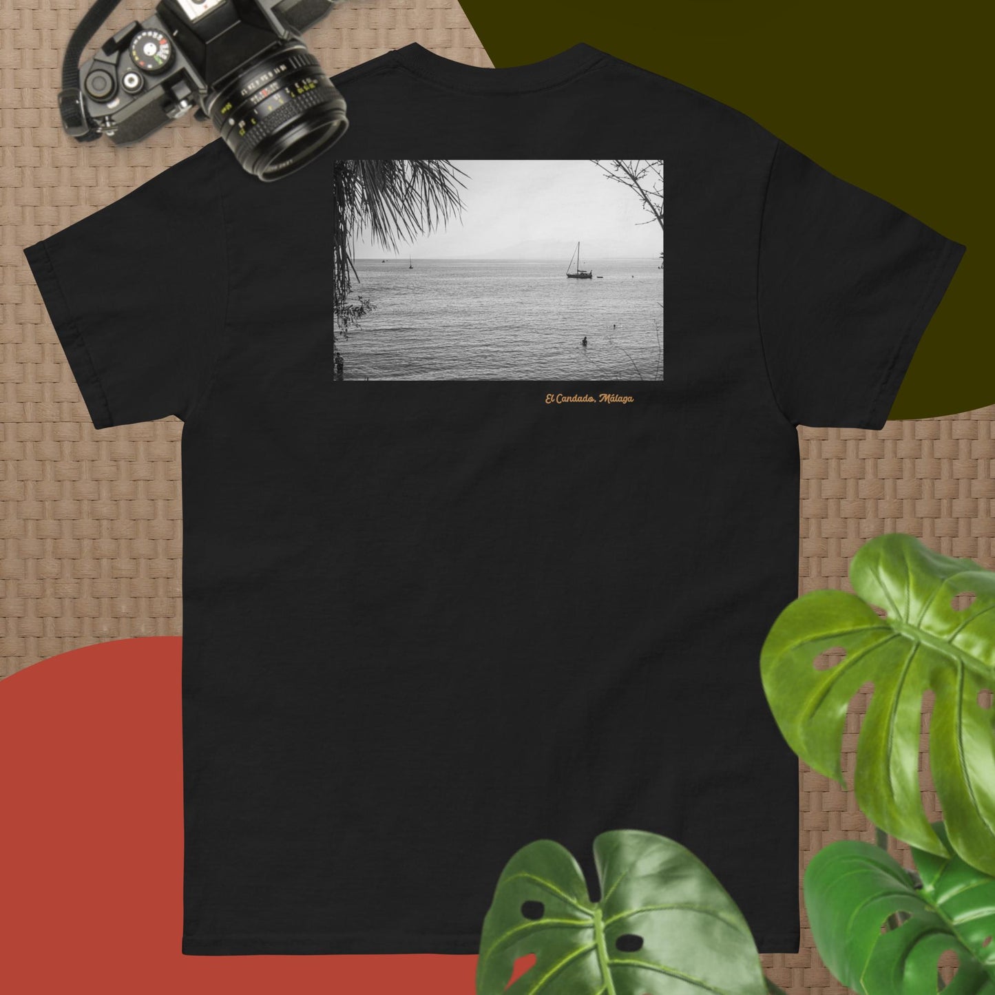Black "El Candado" classic tee